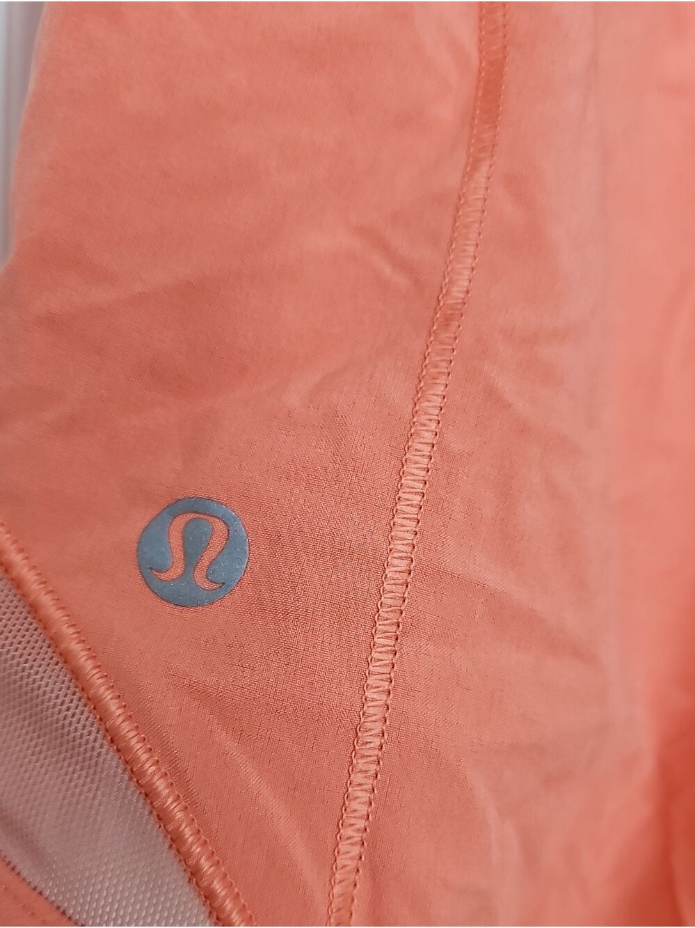 389. Lululemon Hotty Hots Shorts - Picture 5 of 7